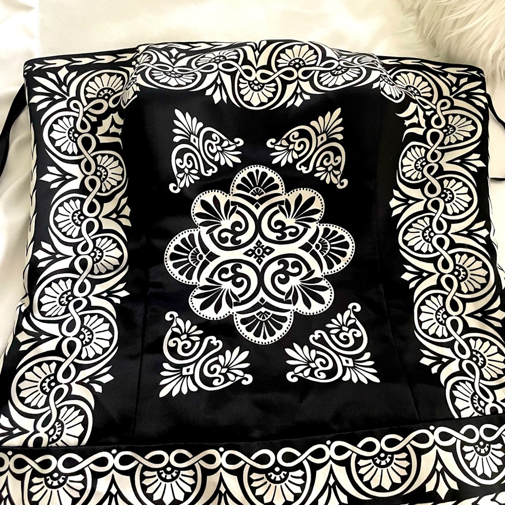 White House Black Market Bustier size 6 Like New